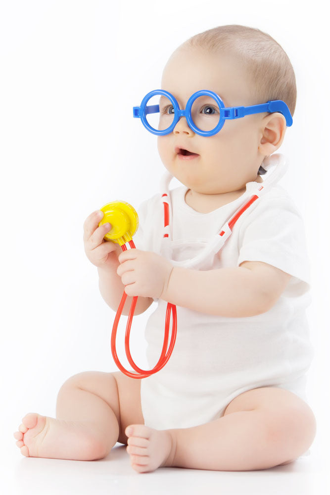 bambino piccolo con fonendoscopio